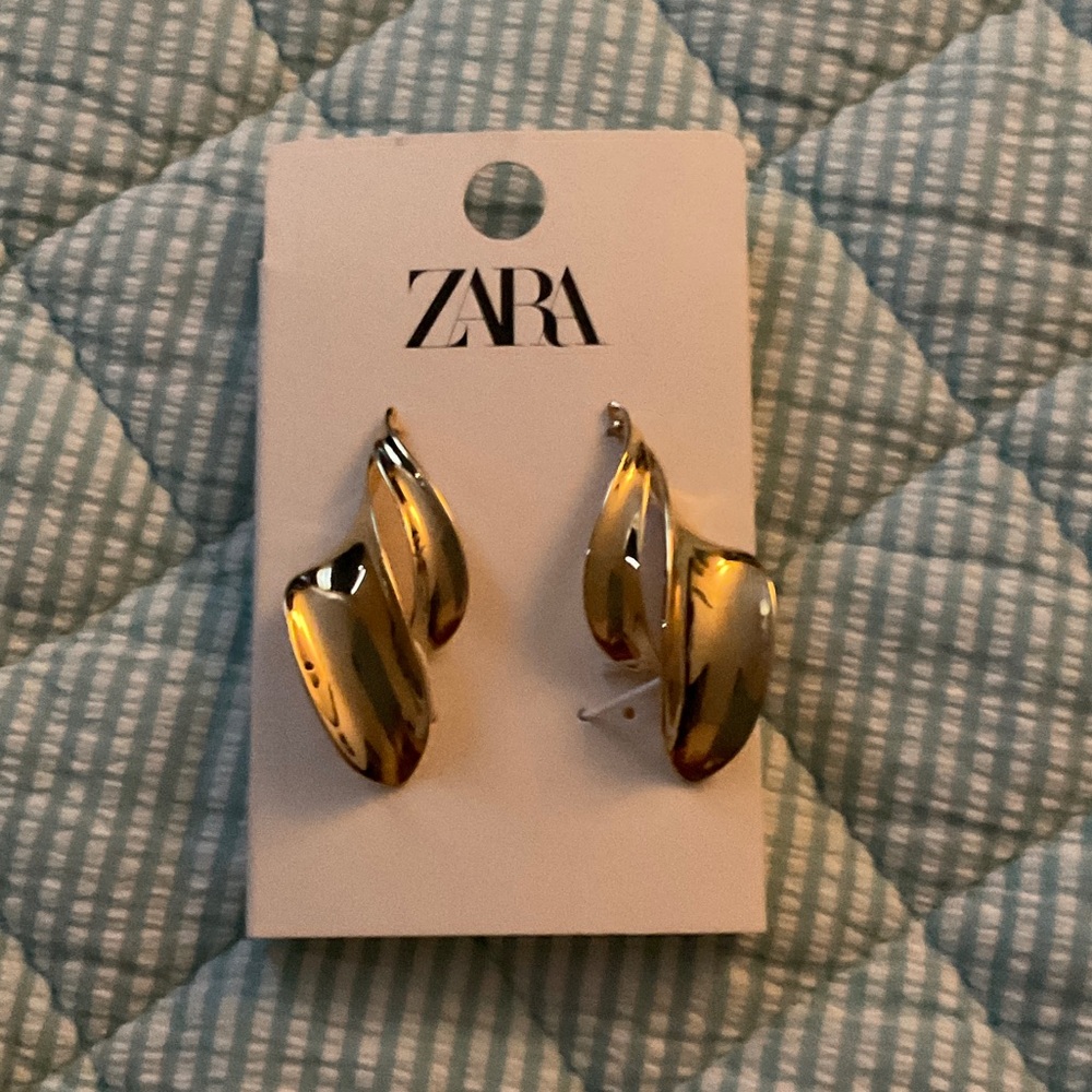 Zara Metallic Gold Leaf Earrings